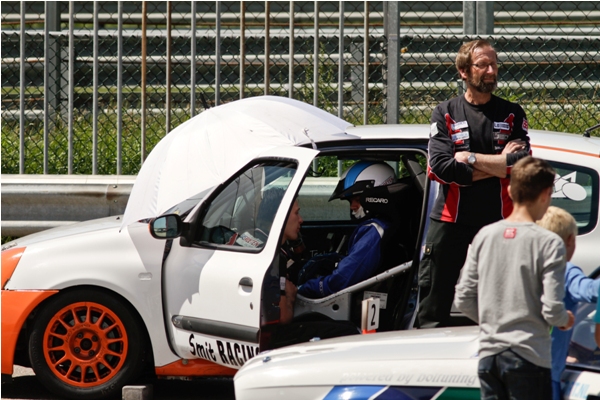 Mike_Smit_in_de_Renault_Clio_-_Bas_Koeten_Racing_-_08