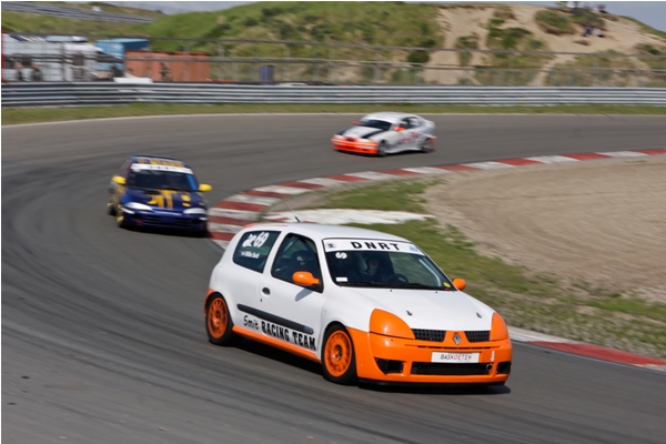 Mike_Smit_in_de_Renault_Clio_-_Bas_Koeten_Racing_-_12
